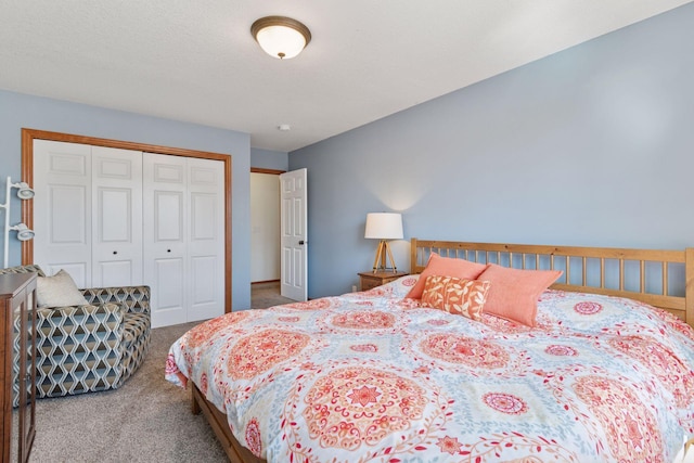 2536 Saunders Lake Dr, Minnetrista, MN 55364 - carpeted bedroom with a closet