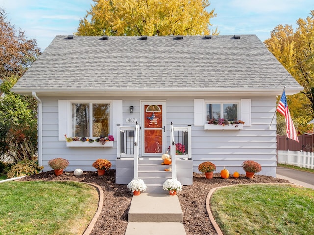 view of front of property with a front yard