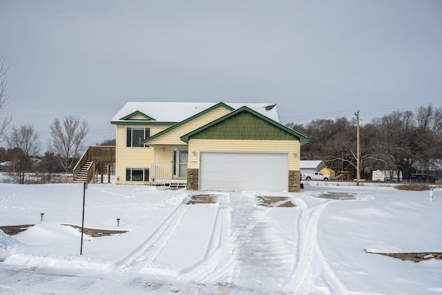 view of front of house featuring a garage