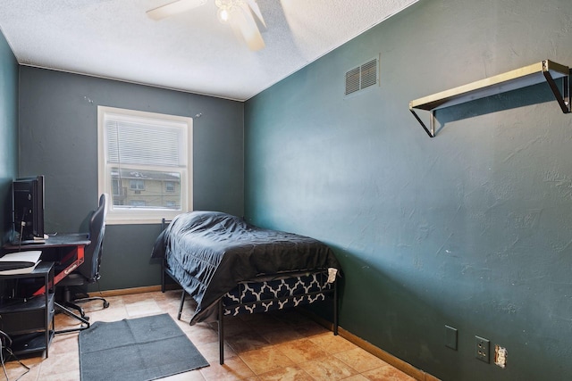 bedroom featuring ceiling fan