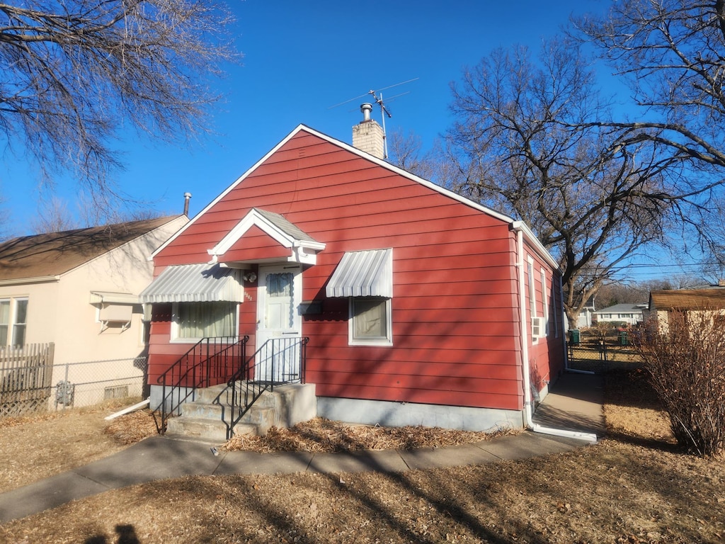 view of front of property