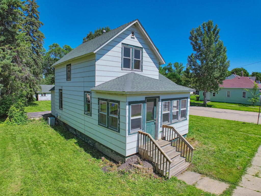 111 8th St, Morris, MN 56267 - photo 1
