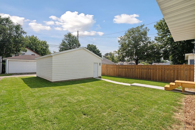 view of yard with an outdoor structure