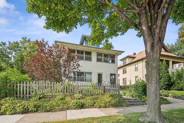 view of front of property