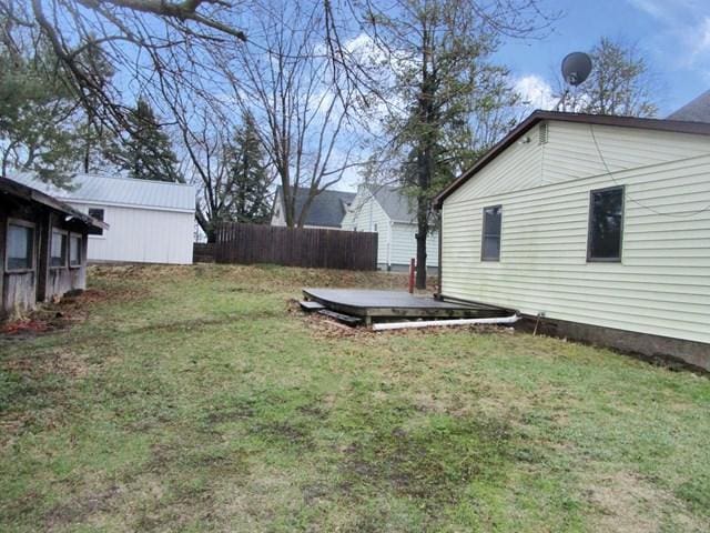 104 6th Ave E, Ellendale, MN 56026 - view of yard featuring fence