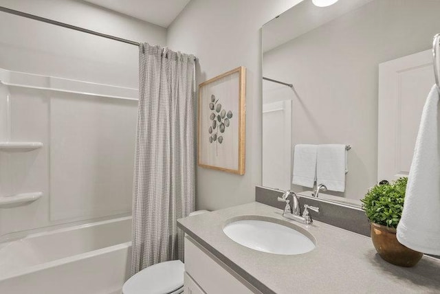 full bathroom featuring vanity, toilet, and shower / bath combo