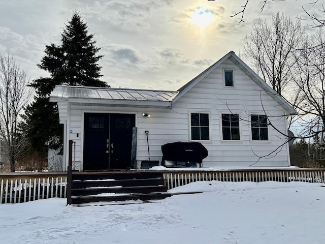 view of front of property