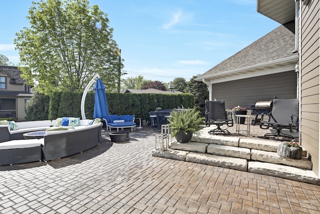 view of patio featuring outdoor lounge area