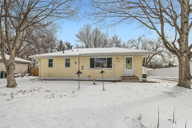 view of front of property