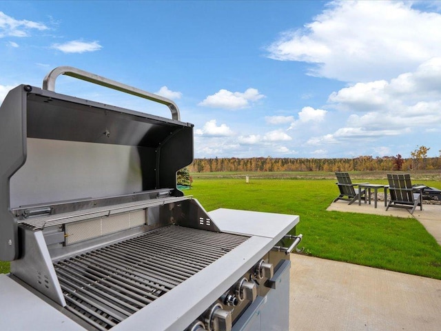 view of patio with an outdoor kitchen