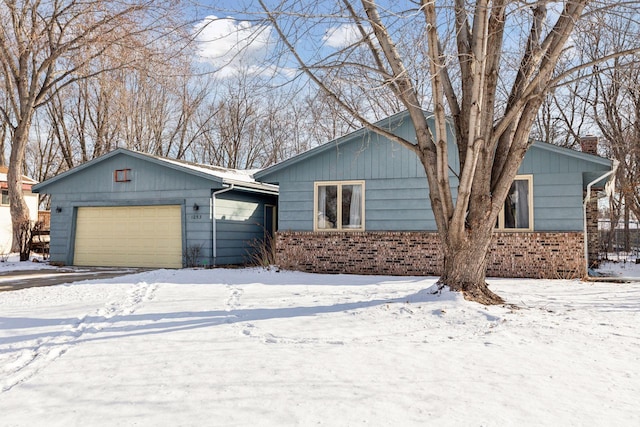 view of front of house featuring a garage