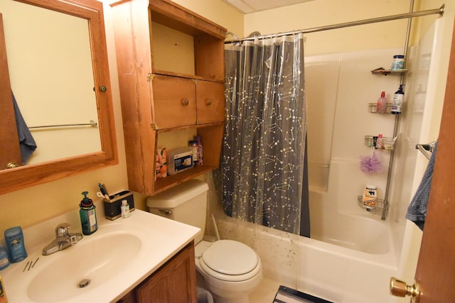 full bathroom with shower / tub combo with curtain, vanity, and toilet