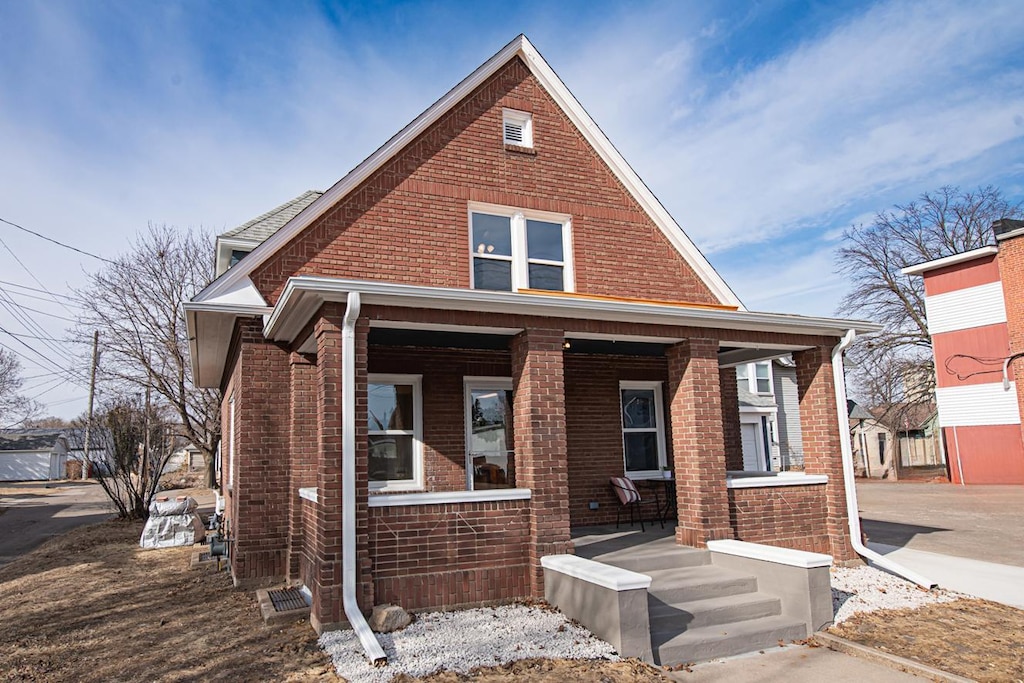 view of front of house with a porch