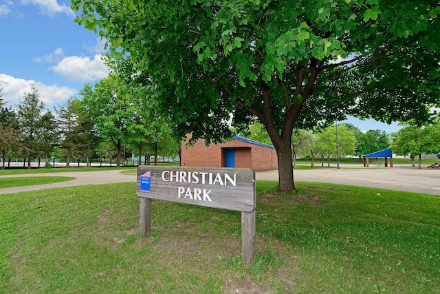 5801 23rd Ave S, Minneapolis, MN 55417 - community sign featuring a yard and curved driveway