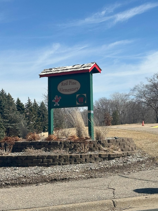 4884 Avery Ct, Eagan, MN 55123 - view of community sign