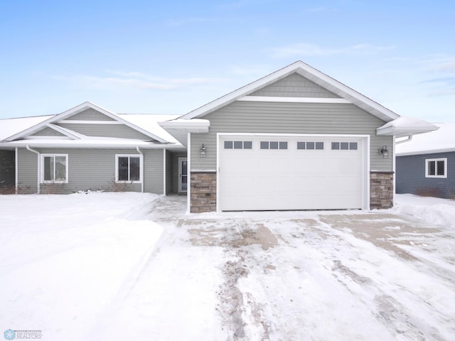 view of front facade featuring a garage