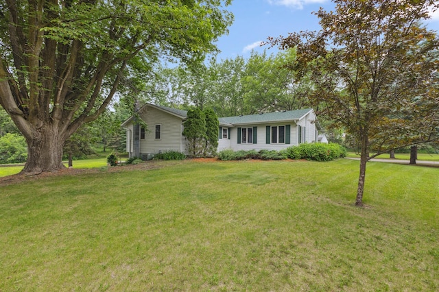 8685 79th St NW, Corinna Twp, MN 55302 - ranch-style house featuring a front lawn