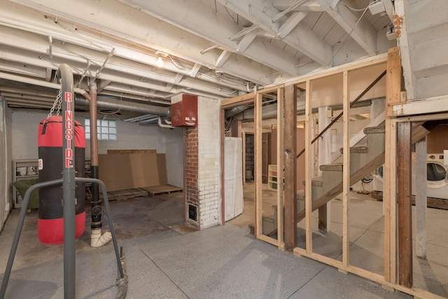 basement featuring washer / dryer