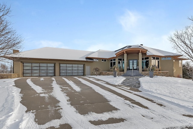 view of front facade with a garage