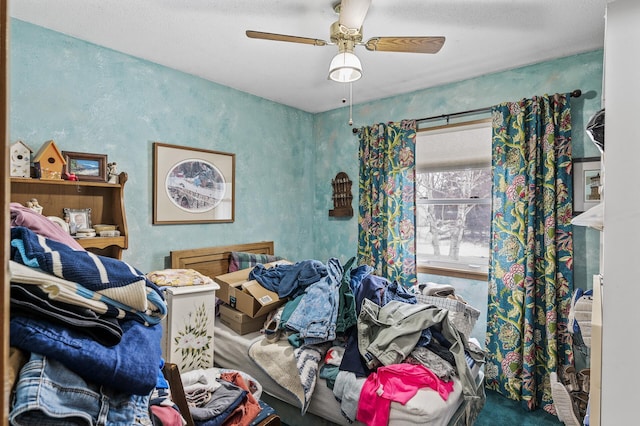 bedroom with ceiling fan