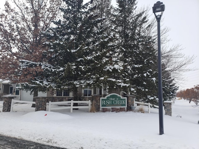 view of community / neighborhood sign