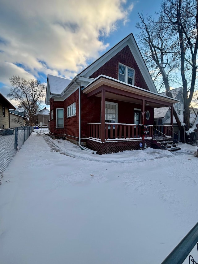 view of front of property featuring a porch