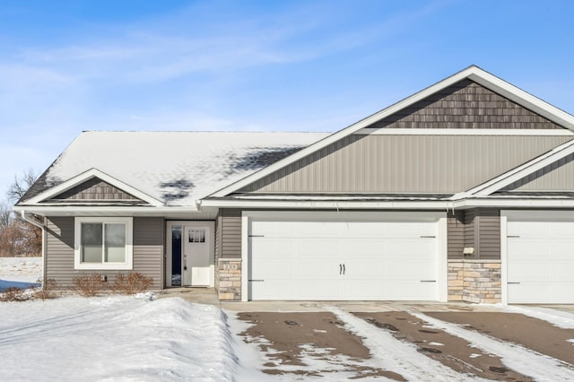 view of front facade with a garage