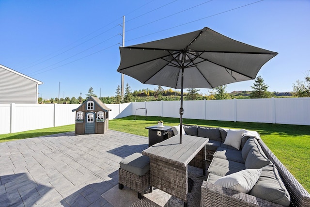 view of patio featuring outdoor lounge area