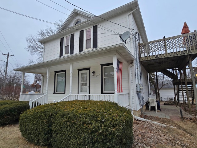 view of front of house featuring covered porch