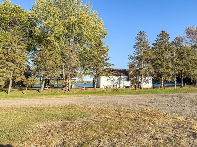 view of yard featuring a water view