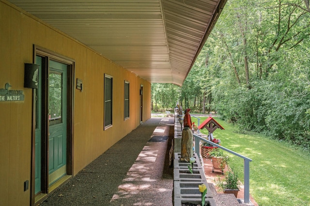 exterior space featuring a yard