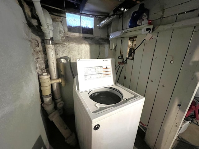 laundry area featuring washer / clothes dryer