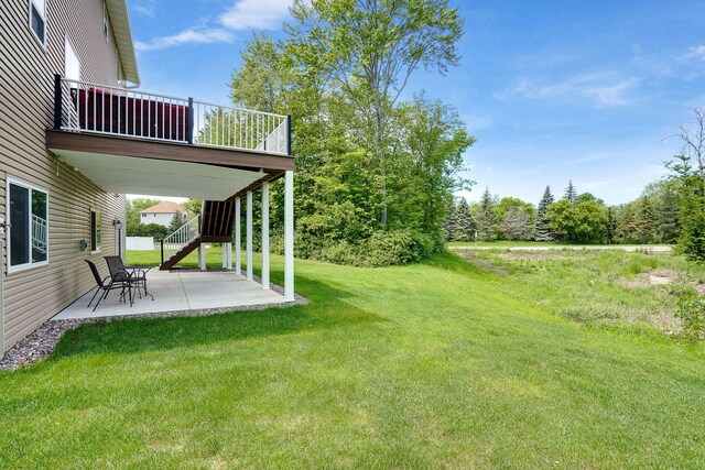 18338 Dove Ct, Eden Prairie, MN 55347 - view of yard with a patio area