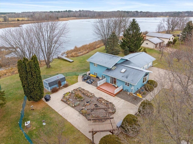 bird's eye view featuring a water view