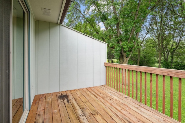 1541 2nd Ave SE, Cambridge, MN 55008 - wooden terrace with a lawn