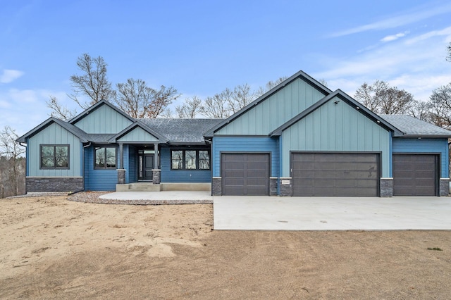 craftsman-style house featuring a garage