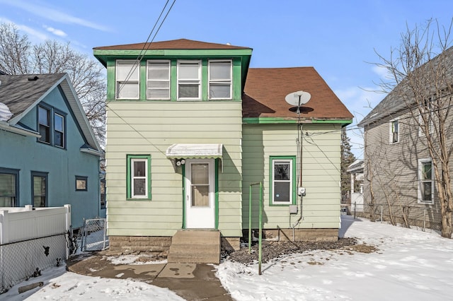 818 Sherburne Ave, Saint Paul, MN 55104 - view of front facade with fence and entry steps