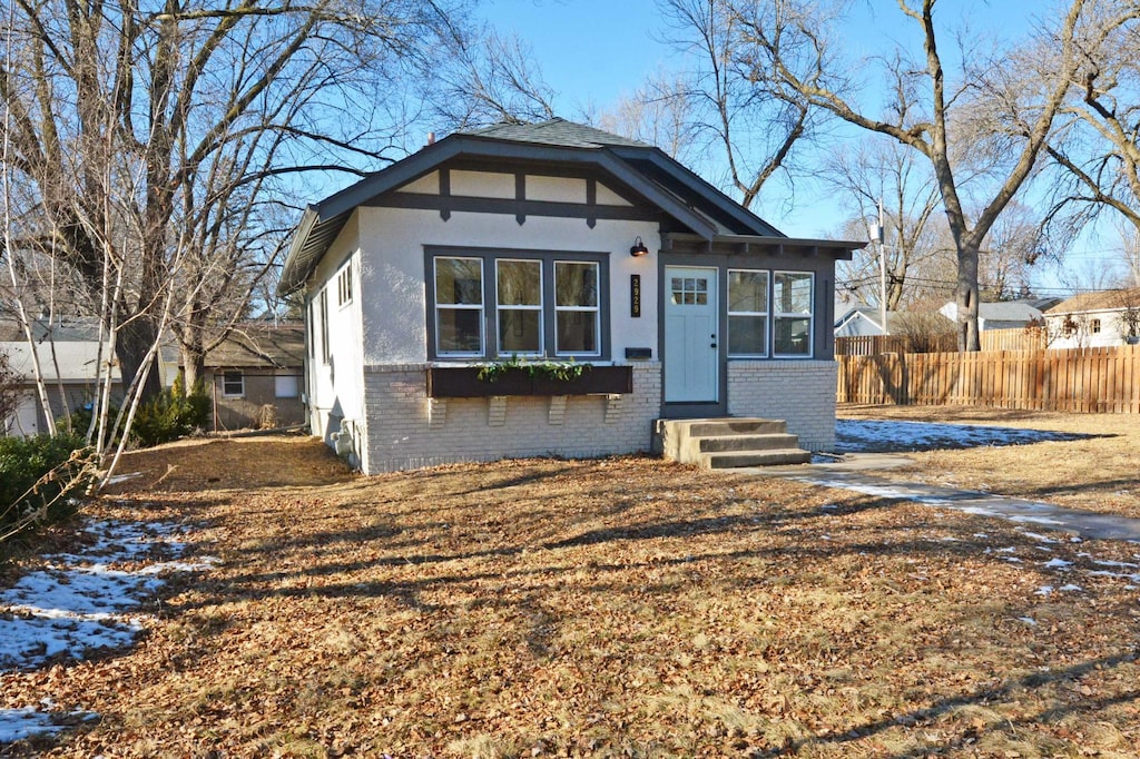 view of front of property