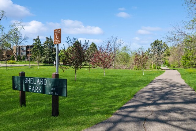 340 Ford Rd Unit 5, Saint Louis Park, MN 55426 - view of community featuring a lawn