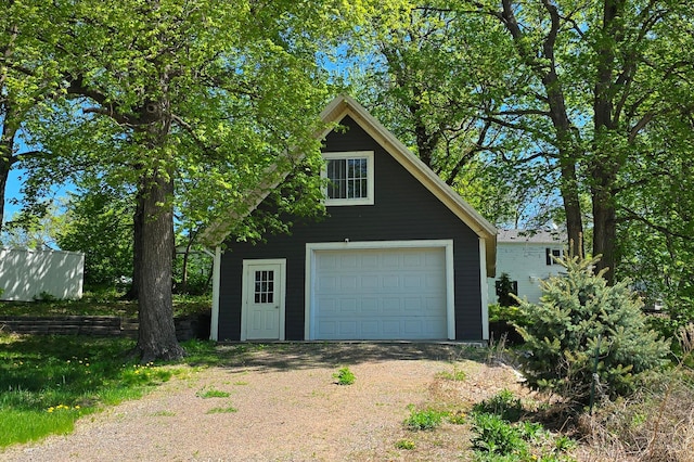 7 County Road 12 S, Buffalo, MN 55313 - detached garage with driveway