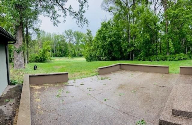 3571 Centerville Rd, Vadnais Heights, MN 55127 - view of patio / terrace