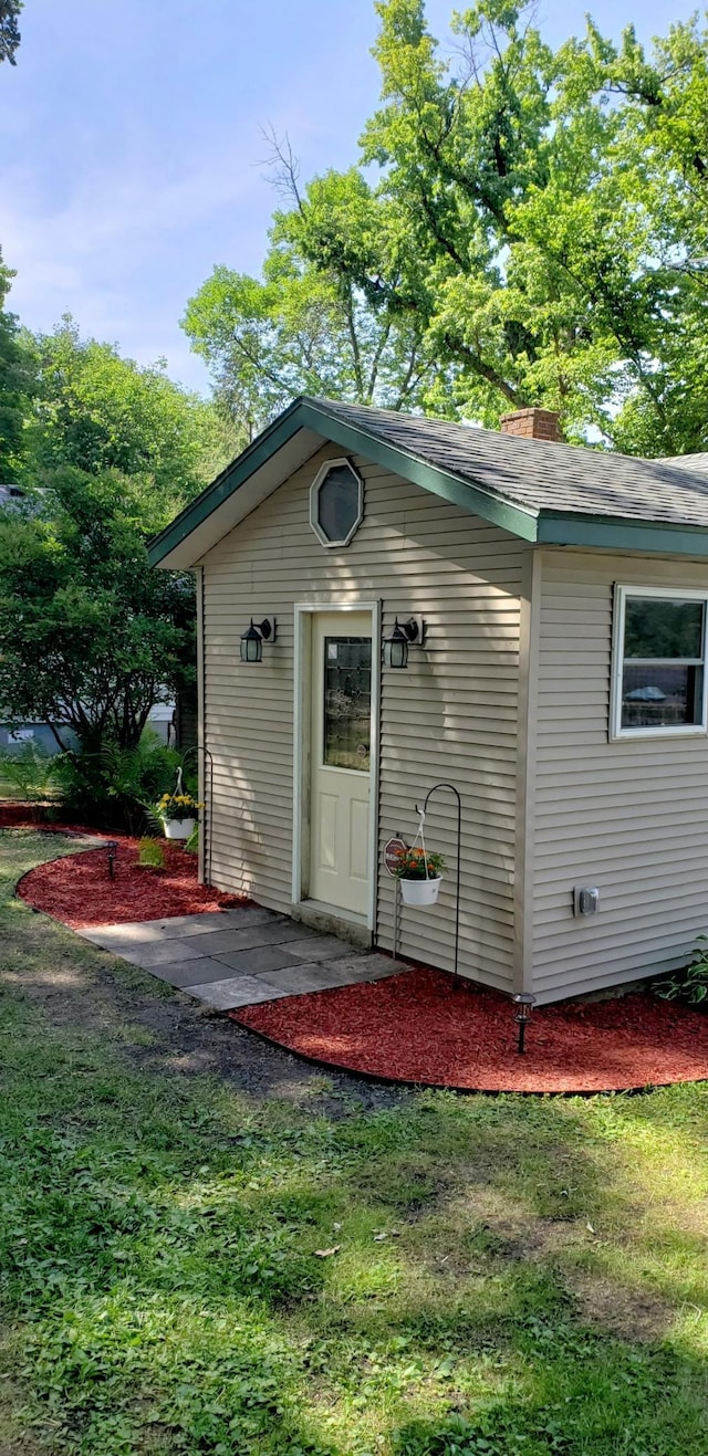 view of outbuilding