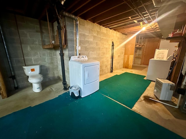 basement with washer / clothes dryer