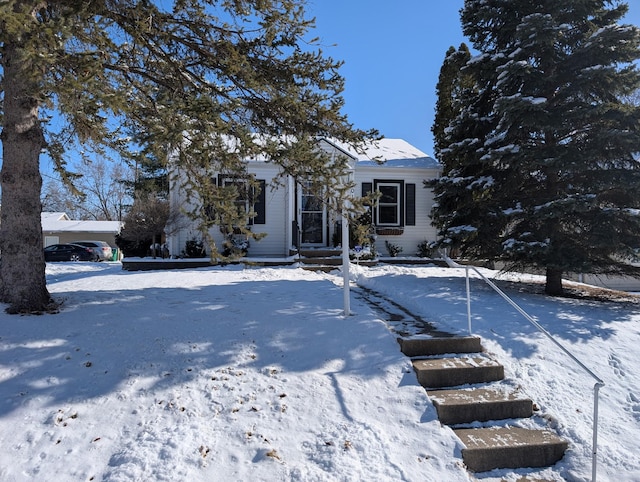 view of front of property