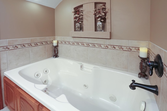 bathroom featuring a bathtub