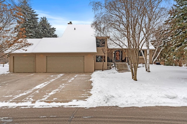 view of front facade featuring a garage