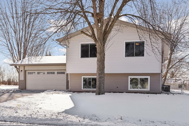 view of front facade with a garage