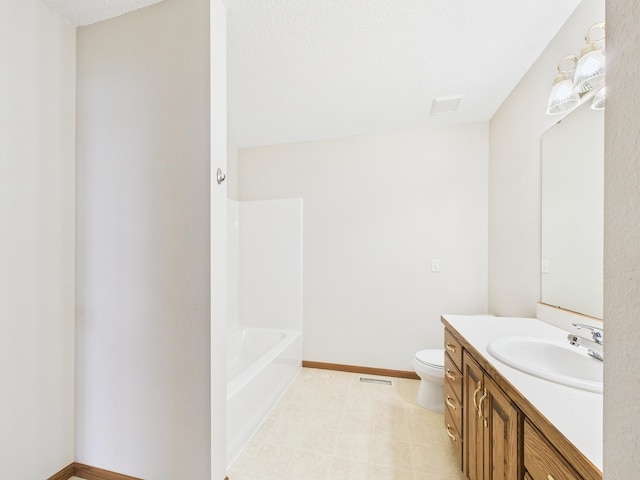 full bathroom featuring visible vents, toilet, shower / bath combination, baseboards, and vanity