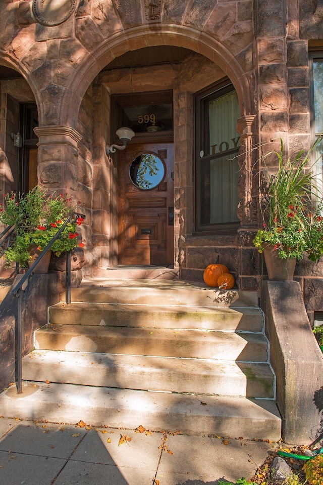 598 Summit Ave Unit 1, Saint Paul, MN 55102 - view of property entrance