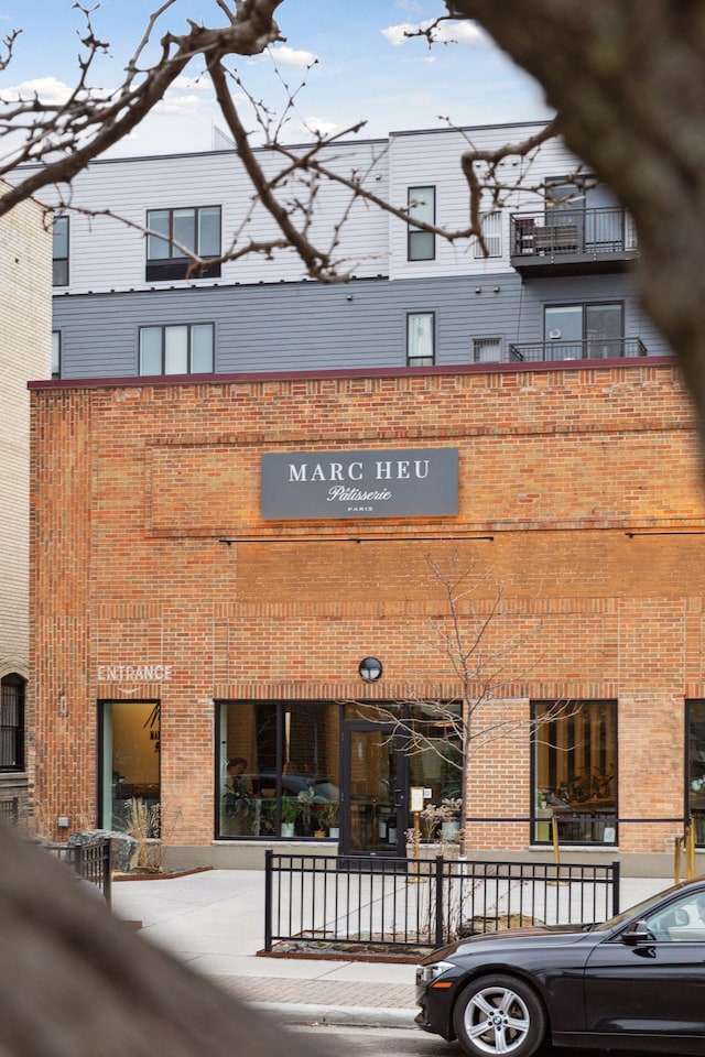 598 Summit Ave Unit 1, Saint Paul, MN 55102 - view of building exterior